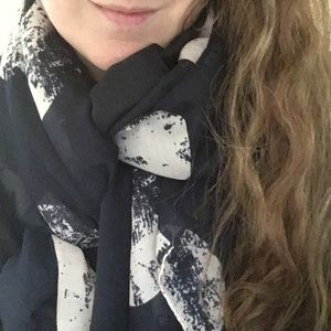 H&M Moon Print scarf